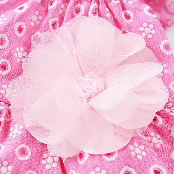Розова рокля с цвете